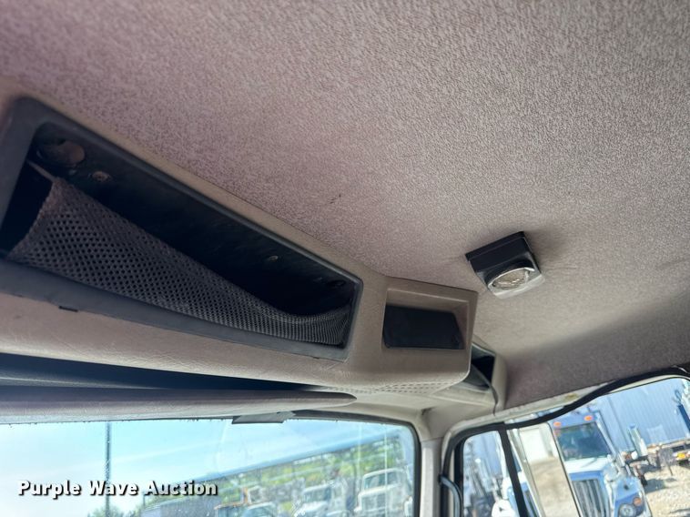 image for item DV4017 1999 International 4900 flatbed truck