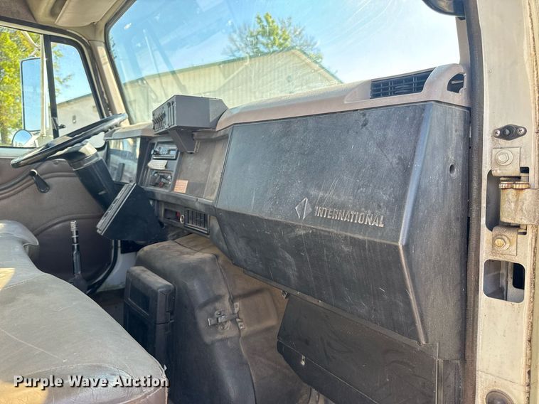 image for item DV4017 1999 International 4900 flatbed truck