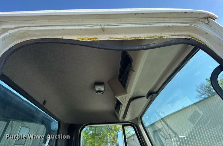 image for item DV4017 1999 International 4900 flatbed truck