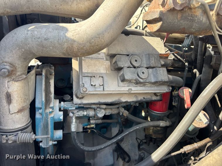 image for item DV4017 1999 International 4900 flatbed truck