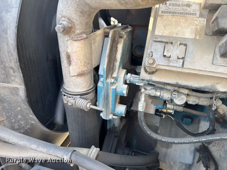 image for item DV4017 1999 International 4900 flatbed truck