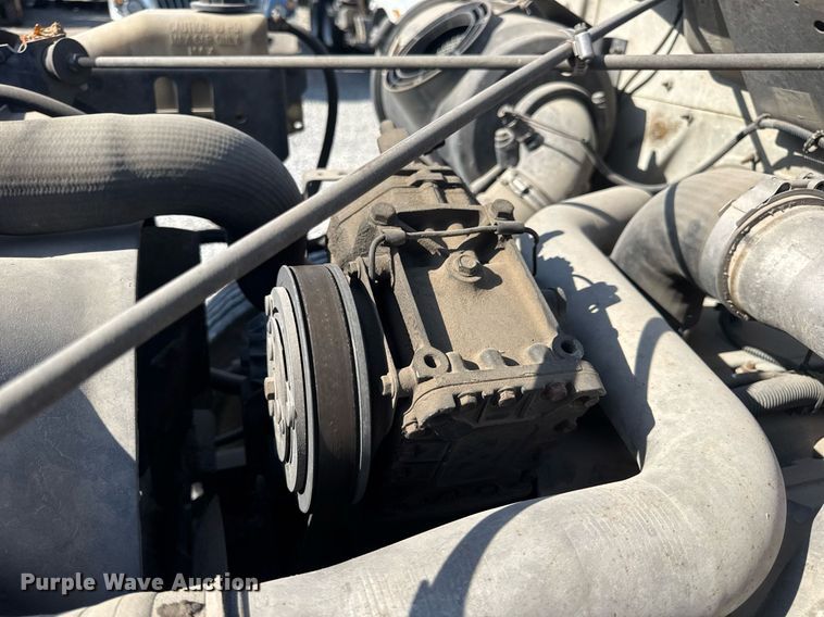 image for item DV4017 1999 International 4900 flatbed truck