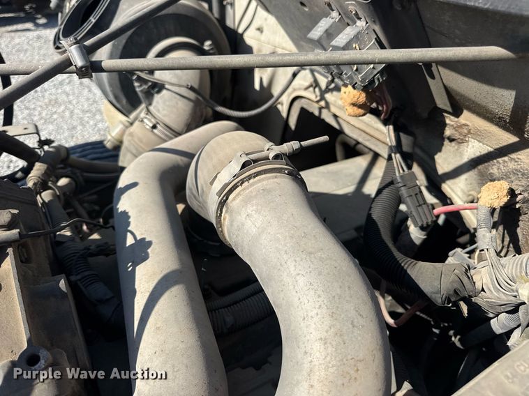 image for item DV4017 1999 International 4900 flatbed truck