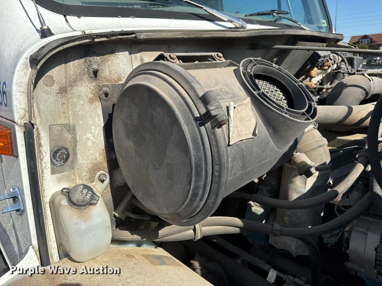 image for item DV4017 1999 International 4900 flatbed truck