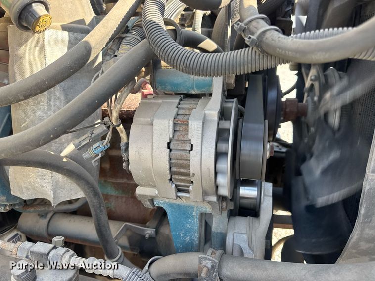 image for item DV4017 1999 International 4900 flatbed truck