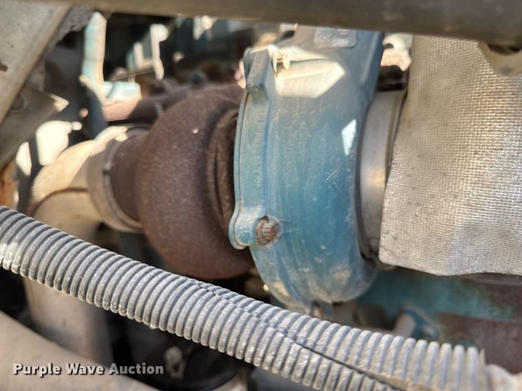 image for item DV4017 1999 International 4900 flatbed truck