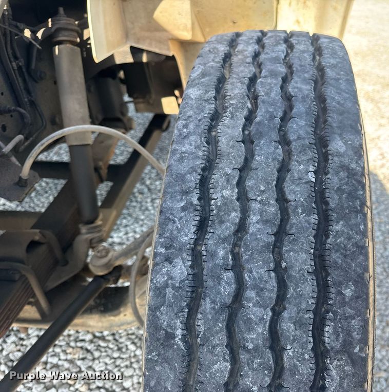 image for item DV4017 1999 International 4900 flatbed truck