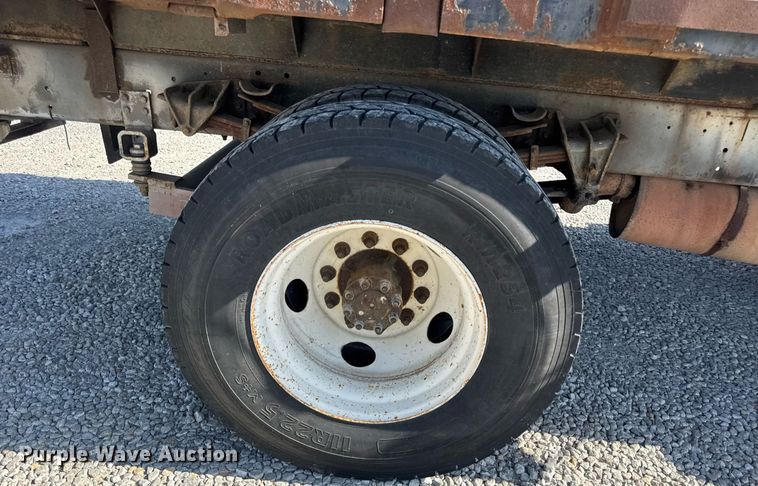 image for item DV4017 1999 International 4900 flatbed truck