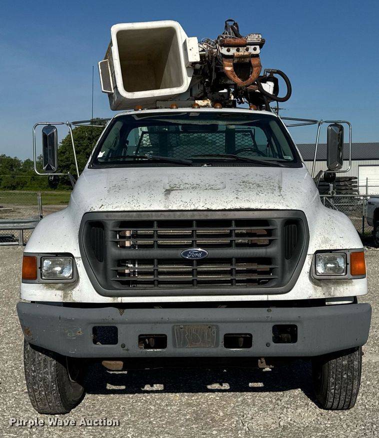 image for item DV4018 2000 Ford F750 Super Duty XL digger derrick truck