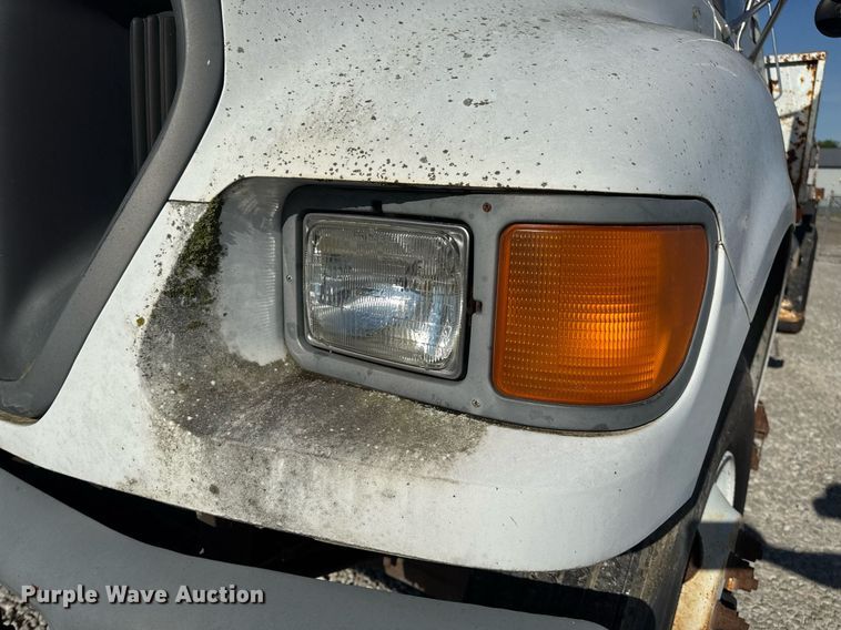 image for item DV4018 2000 Ford F750 Super Duty XL digger derrick truck