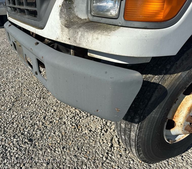 image for item DV4018 2000 Ford F750 Super Duty XL digger derrick truck