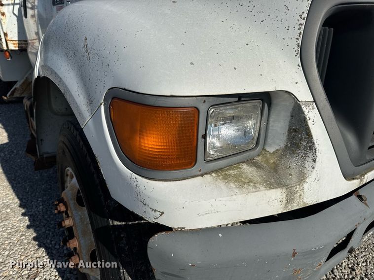 image for item DV4018 2000 Ford F750 Super Duty XL digger derrick truck