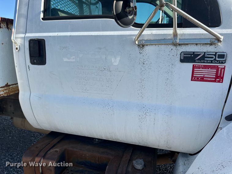 image for item DV4018 2000 Ford F750 Super Duty XL digger derrick truck