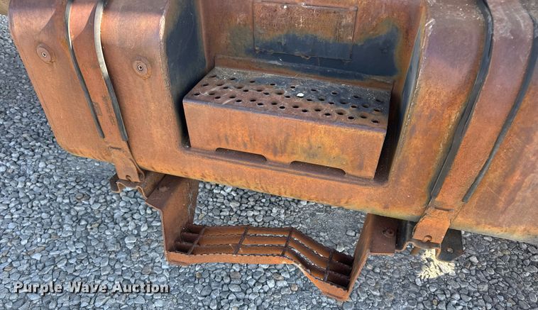 image for item DV4018 2000 Ford F750 Super Duty XL digger derrick truck