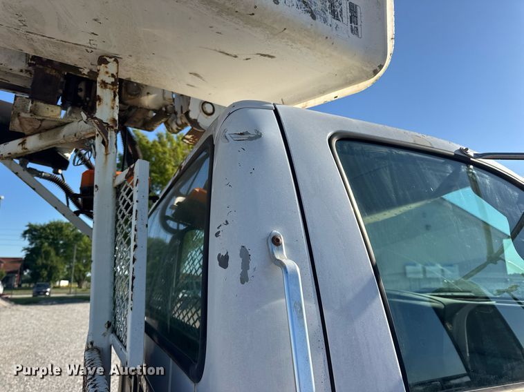image for item DV4018 2000 Ford F750 Super Duty XL digger derrick truck