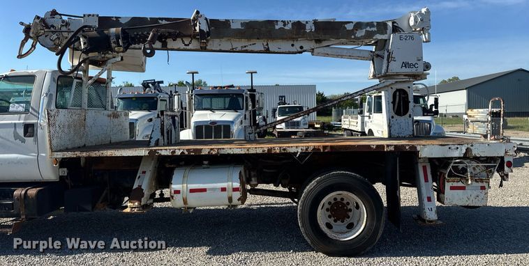 image for item DV4018 2000 Ford F750 Super Duty XL digger derrick truck