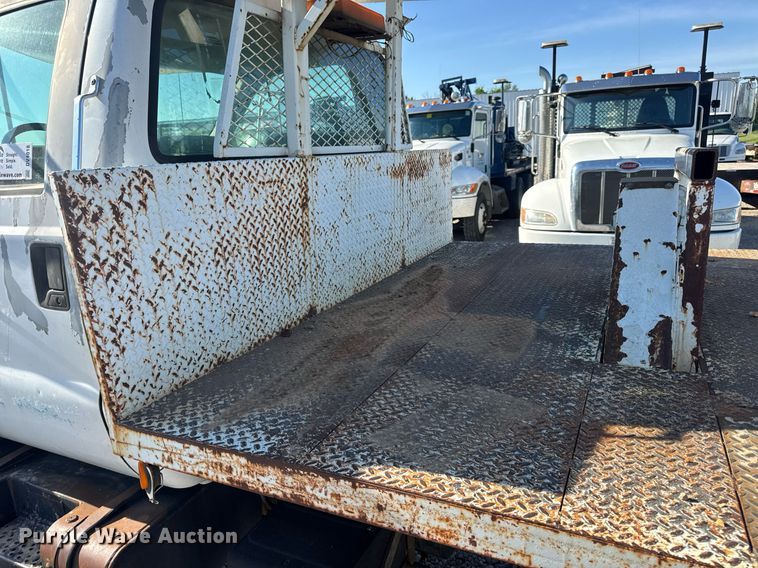 image for item DV4018 2000 Ford F750 Super Duty XL digger derrick truck