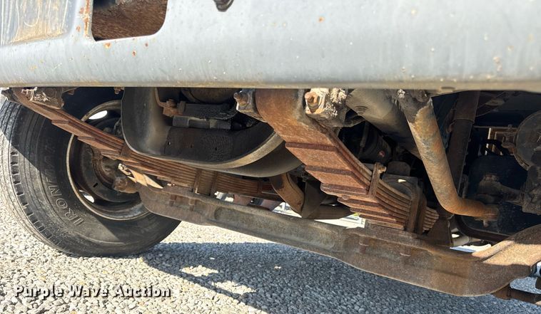 image for item DV4018 2000 Ford F750 Super Duty XL digger derrick truck