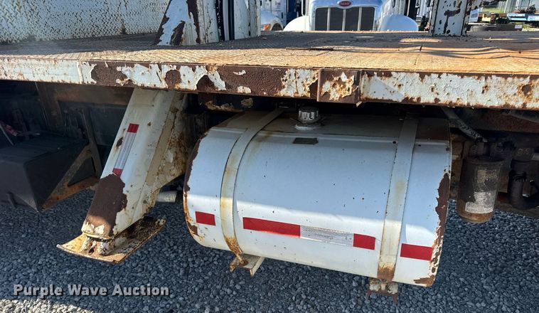 image for item DV4018 2000 Ford F750 Super Duty XL digger derrick truck