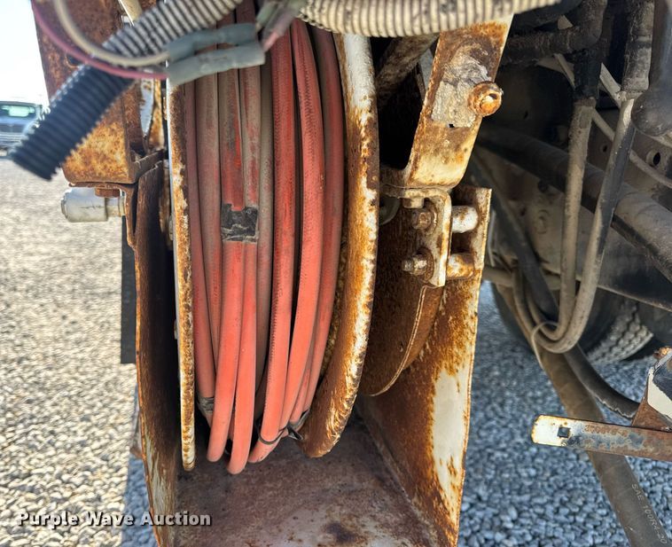 image for item DV4018 2000 Ford F750 Super Duty XL digger derrick truck