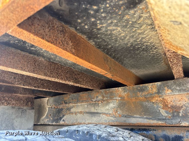 image for item DV4018 2000 Ford F750 Super Duty XL digger derrick truck