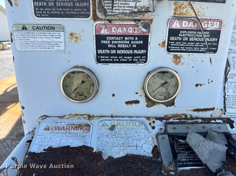 image for item DV4018 2000 Ford F750 Super Duty XL digger derrick truck