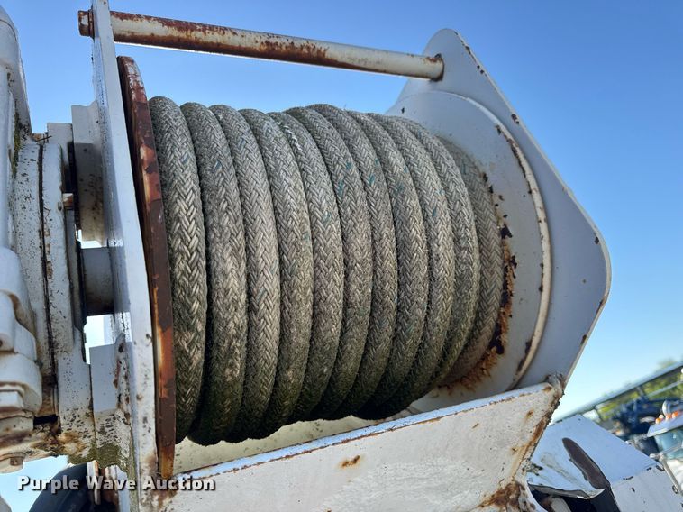 image for item DV4018 2000 Ford F750 Super Duty XL digger derrick truck