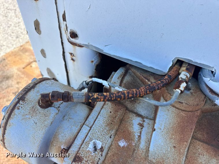 image for item DV4018 2000 Ford F750 Super Duty XL digger derrick truck