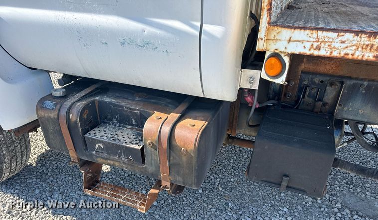 image for item DV4018 2000 Ford F750 Super Duty XL digger derrick truck