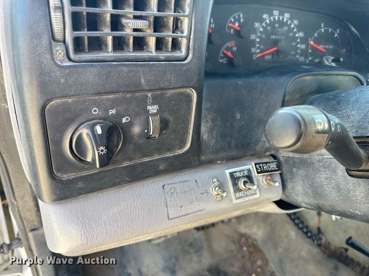 image for item DV4018 2000 Ford F750 Super Duty XL digger derrick truck