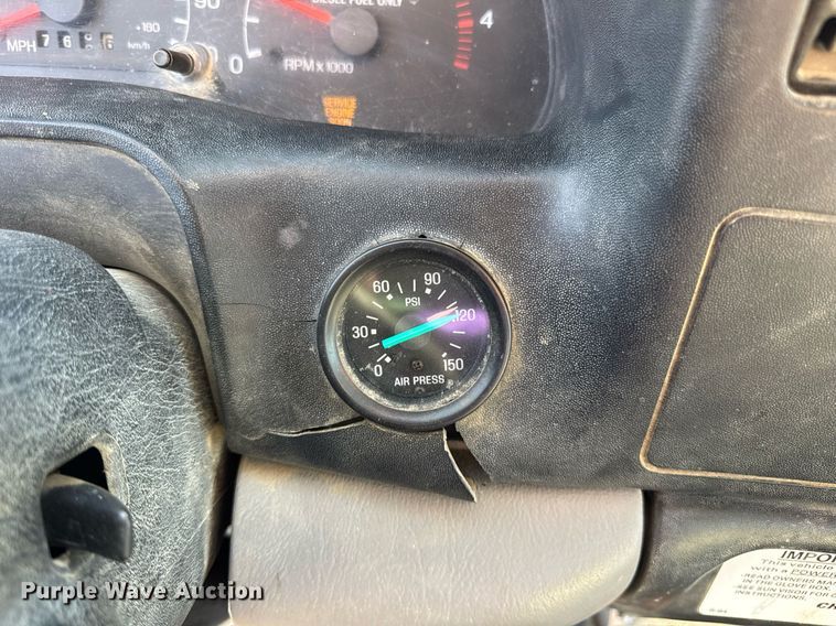 image for item DV4018 2000 Ford F750 Super Duty XL digger derrick truck