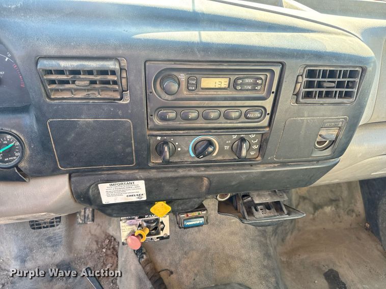 image for item DV4018 2000 Ford F750 Super Duty XL digger derrick truck