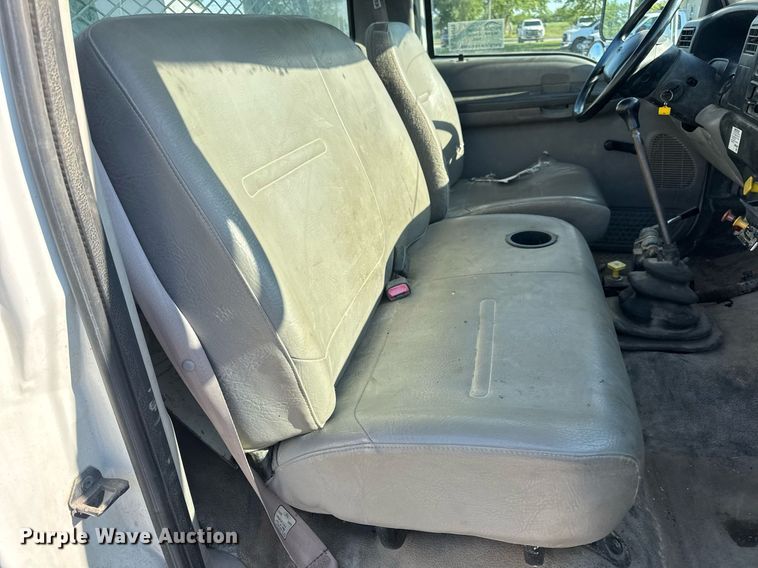 image for item DV4018 2000 Ford F750 Super Duty XL digger derrick truck