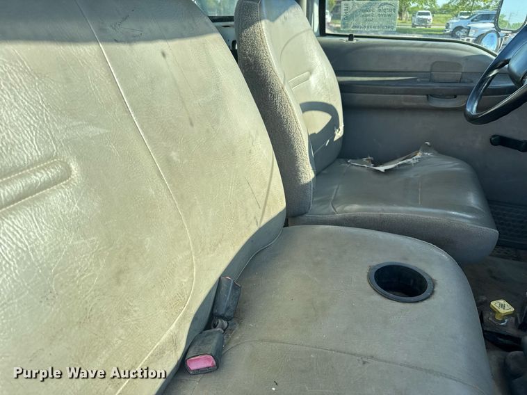 image for item DV4018 2000 Ford F750 Super Duty XL digger derrick truck