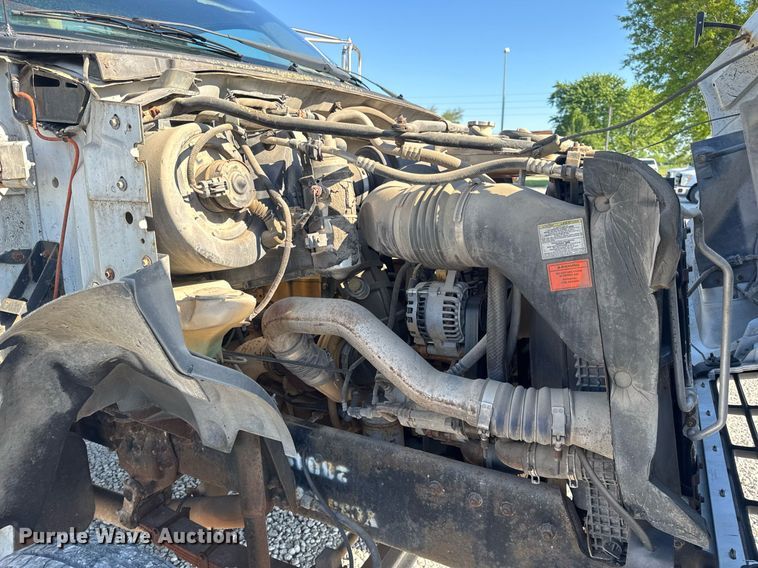 image for item DV4018 2000 Ford F750 Super Duty XL digger derrick truck