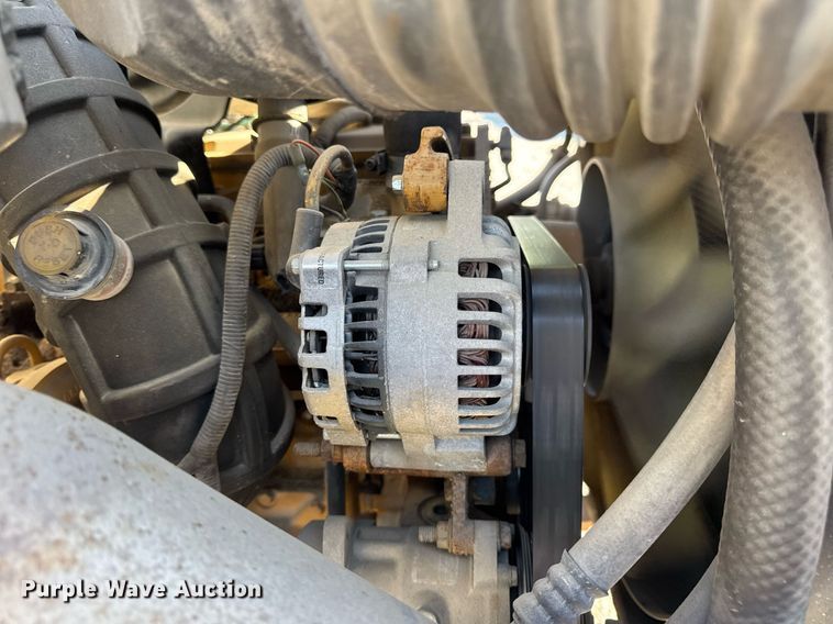 image for item DV4018 2000 Ford F750 Super Duty XL digger derrick truck