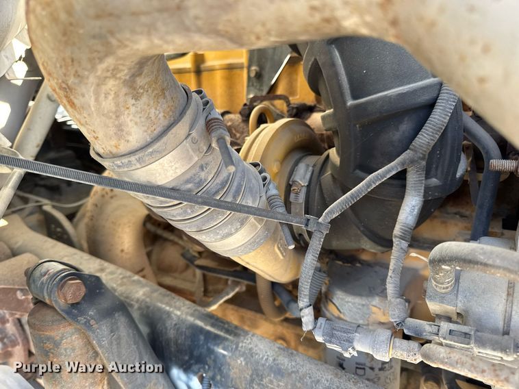 image for item DV4018 2000 Ford F750 Super Duty XL digger derrick truck