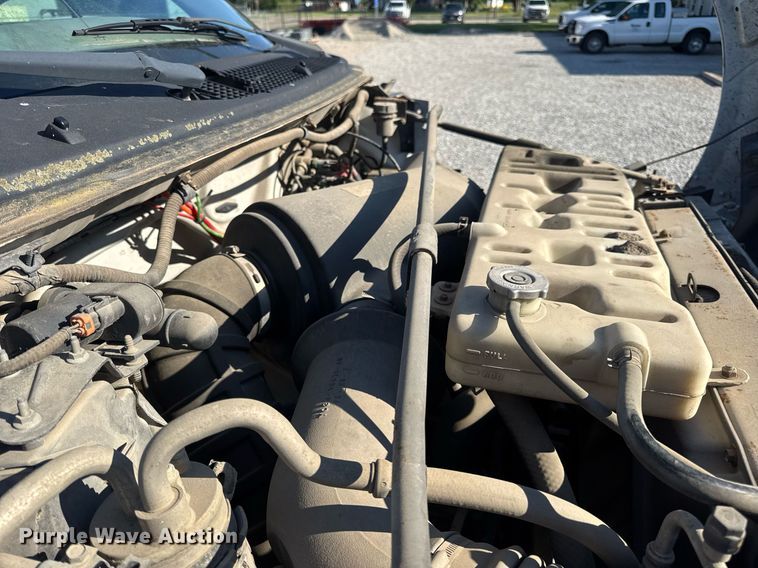 image for item DV4018 2000 Ford F750 Super Duty XL digger derrick truck