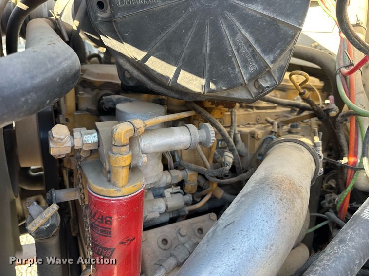 image for item DV4018 2000 Ford F750 Super Duty XL digger derrick truck