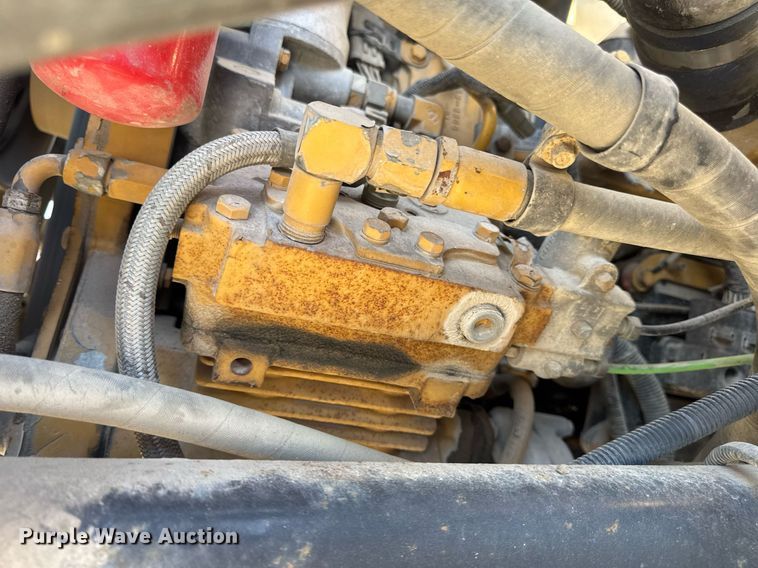 image for item DV4018 2000 Ford F750 Super Duty XL digger derrick truck