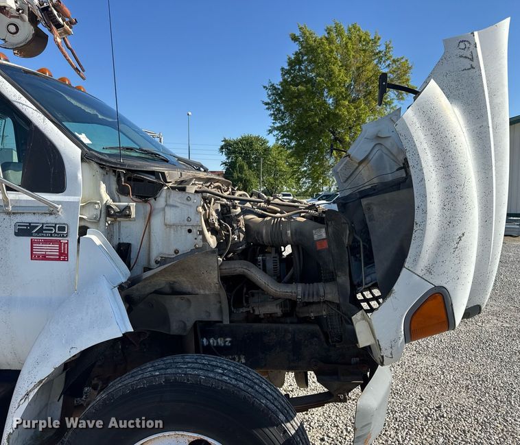 image for item DV4018 2000 Ford F750 Super Duty XL digger derrick truck