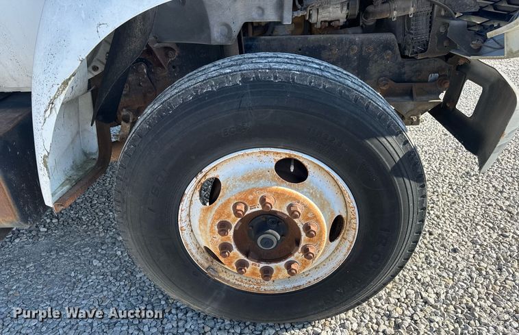 image for item DV4018 2000 Ford F750 Super Duty XL digger derrick truck