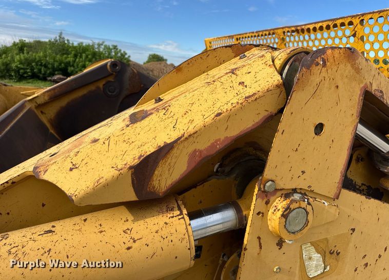 image for item DV4024 2007 John Deere 2112E scraper