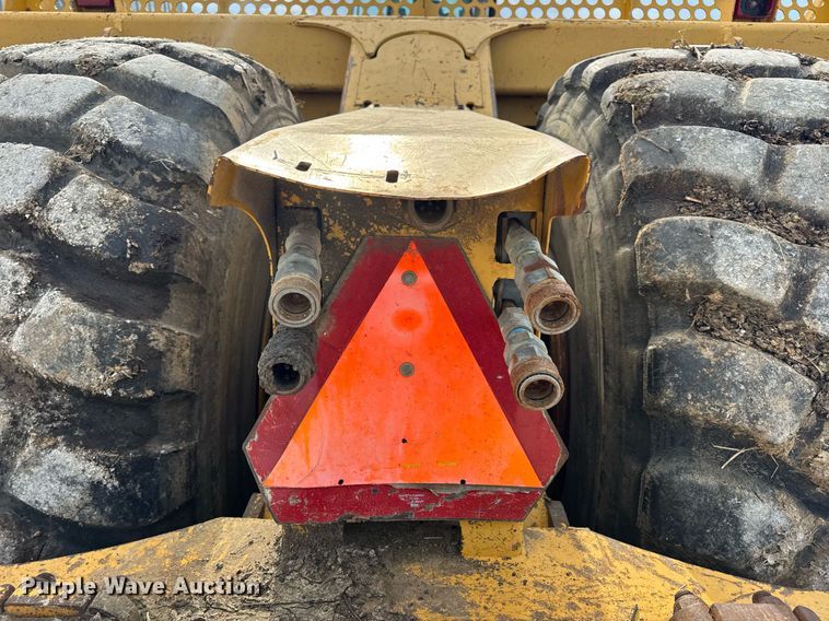 image for item DV4024 2007 John Deere 2112E scraper