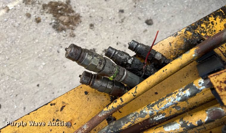 image for item DV4024 2007 John Deere 2112E scraper