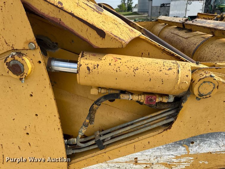 image for item DV4024 2007 John Deere 2112E scraper