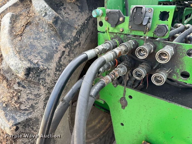 image for item DV4024 2007 John Deere 2112E scraper