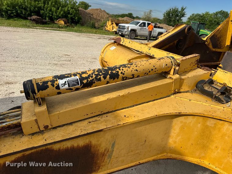 image for item DV4024 2007 John Deere 2112E scraper