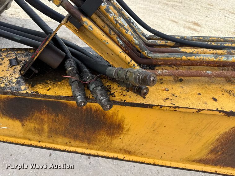 image for item DV4024 2007 John Deere 2112E scraper