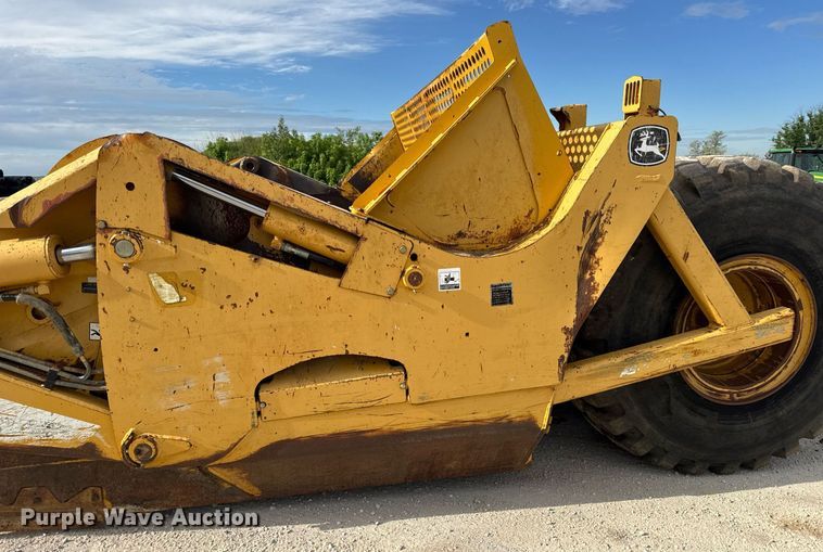 image for item DV4024 2007 John Deere 2112E scraper